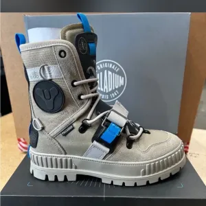 Palladium Men’s Boots Dune color . Size 14