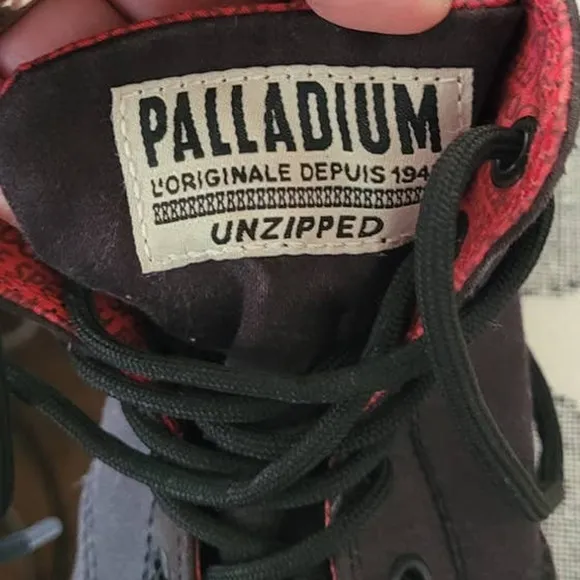 Palladium Pampa Unzipped W-76443-008-M Black Red Sneaker Size 5.5 Mens