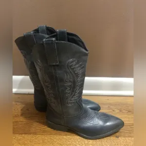 Rampage Women’s Gray Western Boots Sz 8.5