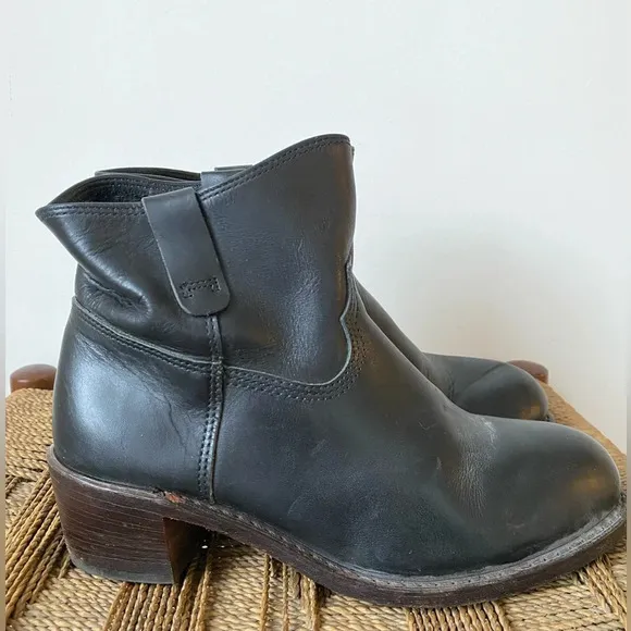 Redwing Boots Women’s 10 Heritage Boots Inez Heeled Leather Black