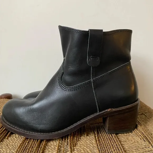 Redwing Boots Women’s 10 Heritage Boots Inez Heeled Leather Black