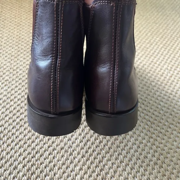 R.M Williams Men’s Chelsea Boots in brown Sz 9H (extra wide)