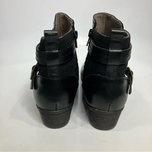 Rockport women’s black leather ankle boots size 9.5
