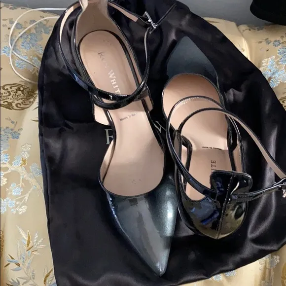 RON WHITE Heel.  Patent Leather. Cross straps. Steel gray to black. Size 39