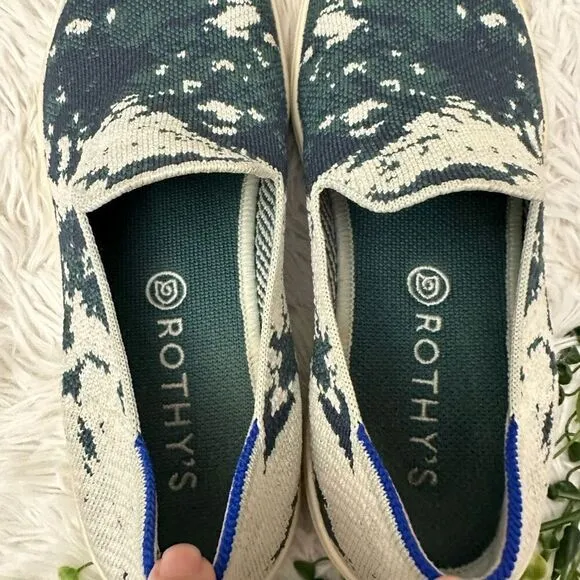 Rothys Sea Green Shibori Sneakers Shoes Rare Womens size 8 Comfy Sustainable