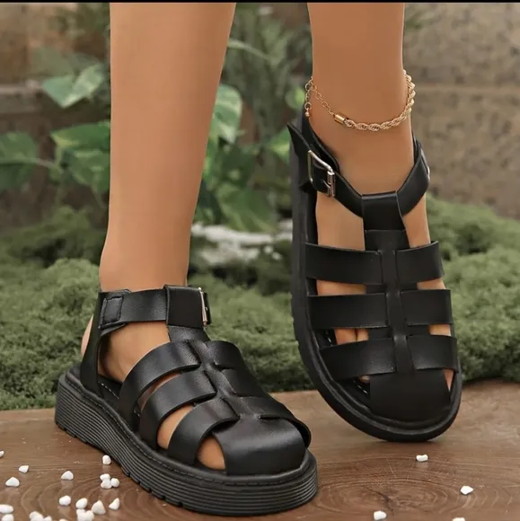 Round Toe Platform Sandals