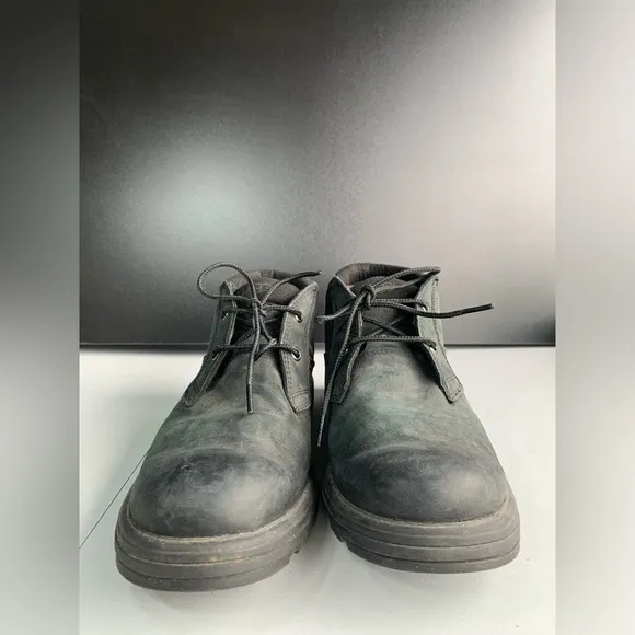 S152 UGG BILTMORE CHUKKA Boots Men’s Size 9‎