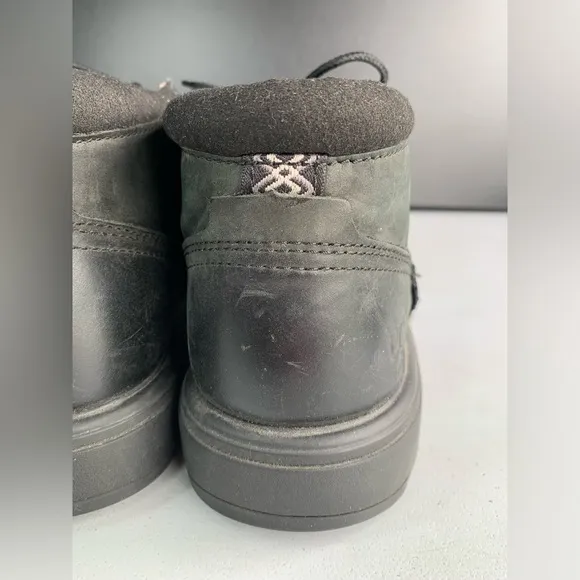 S152 UGG BILTMORE CHUKKA Boots Men’s Size 9‎