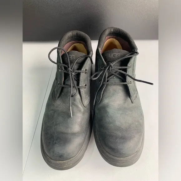 S152 UGG BILTMORE CHUKKA Boots Men’s Size 9‎