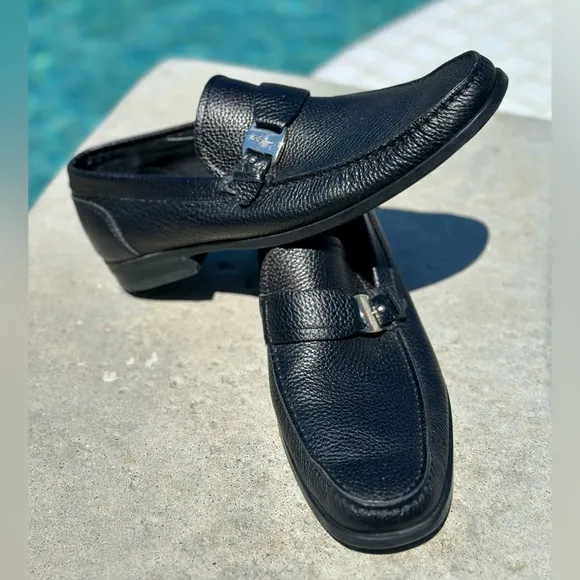 Salvatore Ferragamo Men's Black Pebble Leather Slip-On Loafers. Size 8