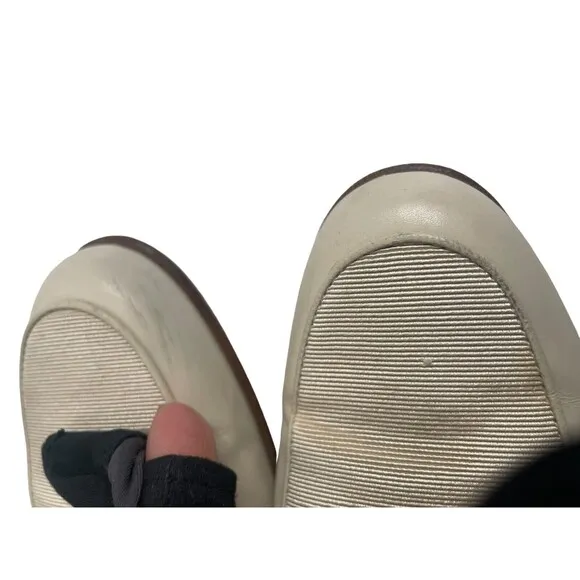 Salvatore Ferragamo Women’s Shoes 30213 Ivory Leather Slip-On Loafer US 9AA