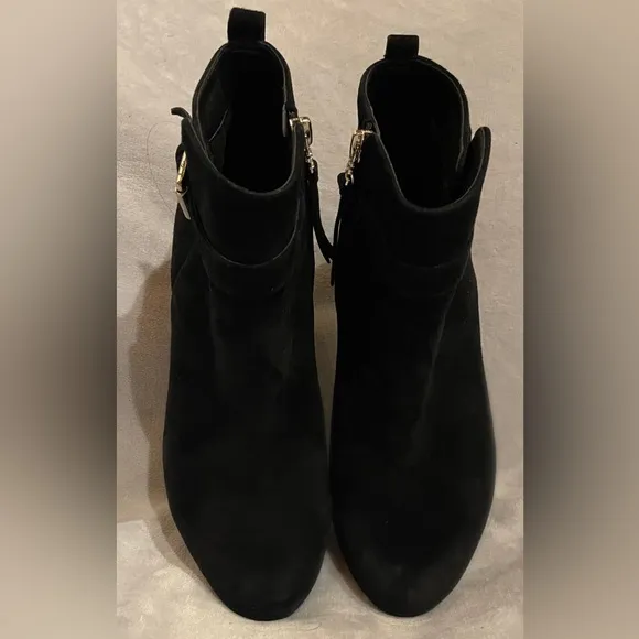 Sam Edelman Women’s Mandi Black Suede Ankle Boots Booties Side Zip Gold Hardware