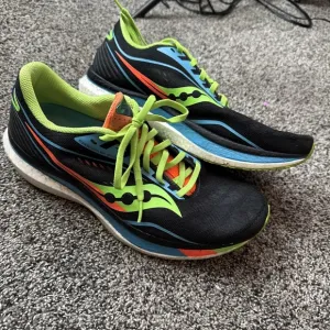 Saucony Endorphin Speed Men's Size 9.5 Running Shoes Black