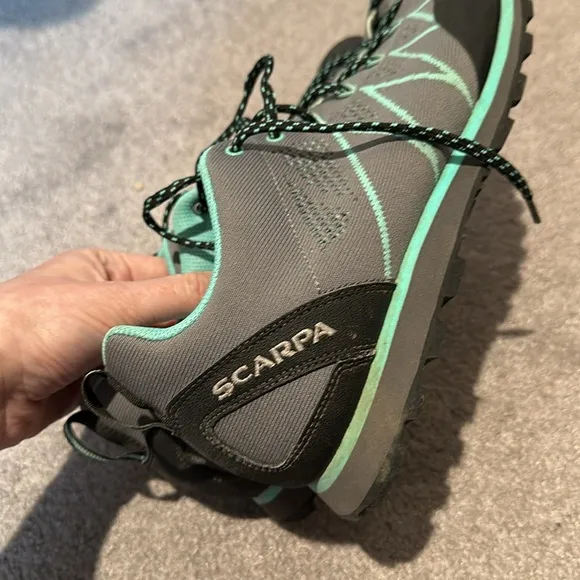 Scarpa Crux Air Approach Vibram Gray and Teal Athletic Shoes GUC 42