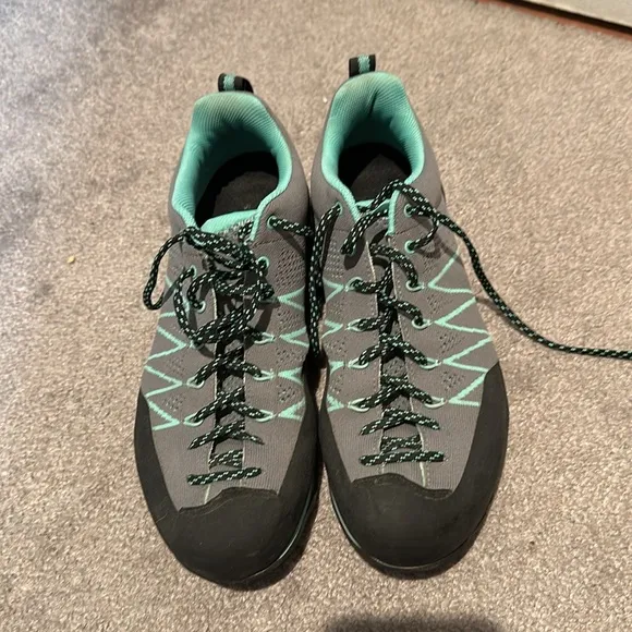 Scarpa Crux Air Approach Vibram Gray and Teal Athletic Shoes GUC 42