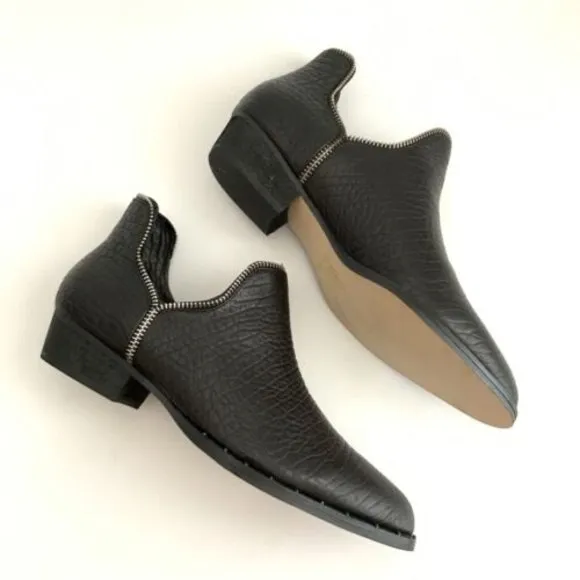 Senso Women Size 40 US 10M Black Bessie Leather Cut-out Point-toe Ankle Boots