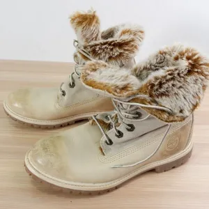 Shearling Fur Lined Snow Boots Women 8 M TIMBERLAND Off White Suede Leather AUTH