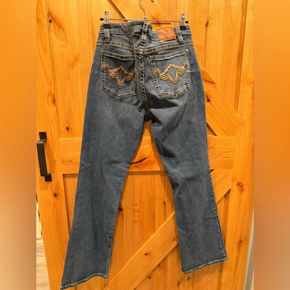 Shyannne Jeans Women's 34w 32L Blue Medium Wash Boot Cut Jeans Great Condition