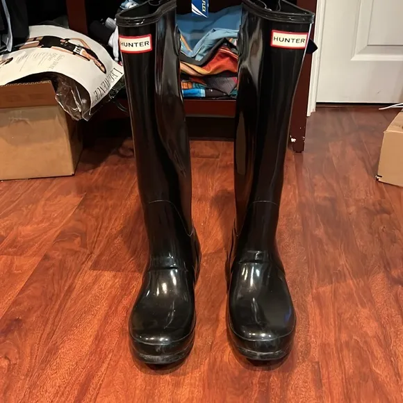 size 8 Hunter Tall Gloss Black Rain Boots Women’s