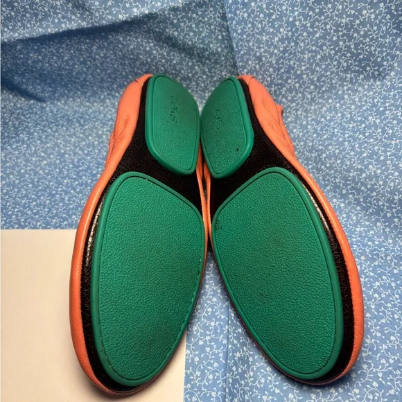 Size 9 Tieks Peach Poppy