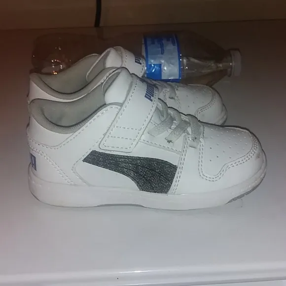 Size 9c in boy shoes