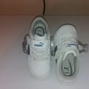 Size 9c in boy shoes