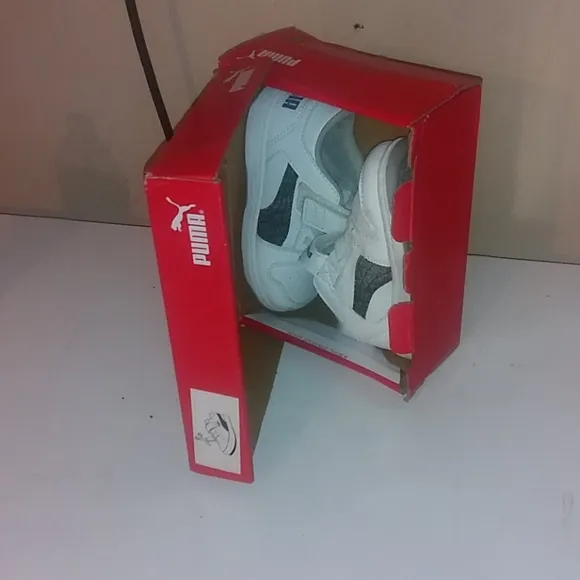 Size 9c in boy shoes