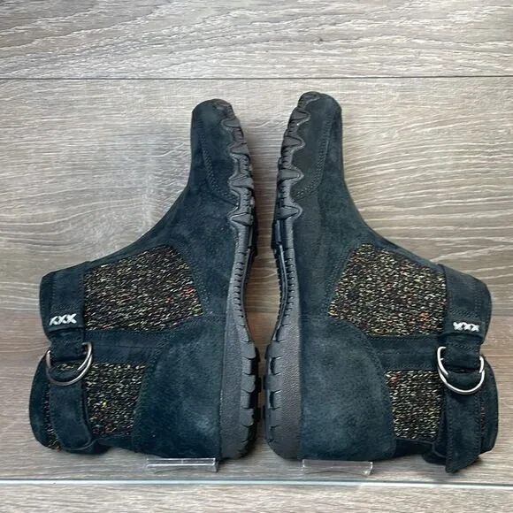 Skechers Bikers Lite High Grade Women’s Sz 9 Black Suede Knit Ankle Boots