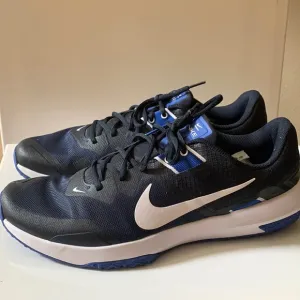 Slightly used Mens Nike Training Shoes