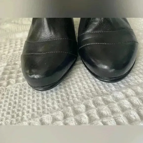 Sofft Black Leather Ankle Booties Heeled Size 9W Women’s Boots Almond Toe 90s