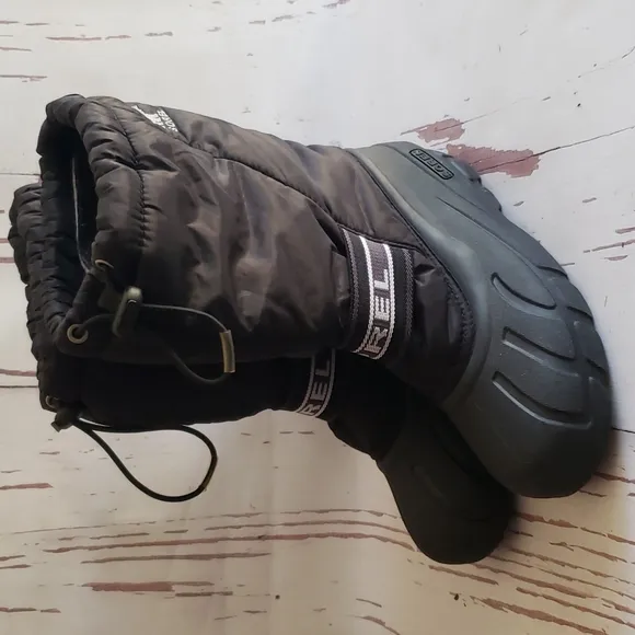 Sorel 5 black snow rain youth boots