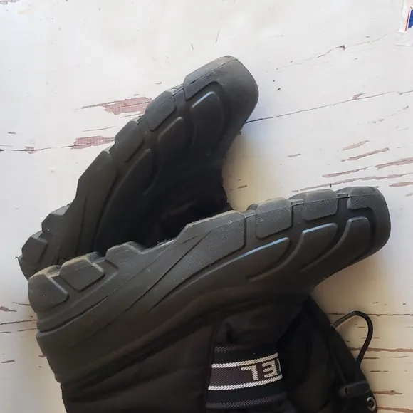 Sorel 5 black snow rain youth boots