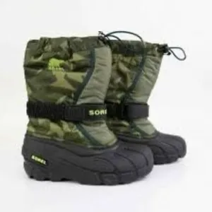 Sorel Boys Size 2 Flurry Snow Boots Green Camo Winter Boot Warm Drawstring Top