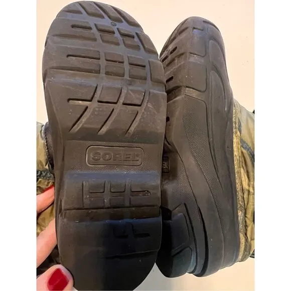 Sorel Boys Size 2 Flurry Snow Boots Green Camo Winter Boot Warm Drawstring Top