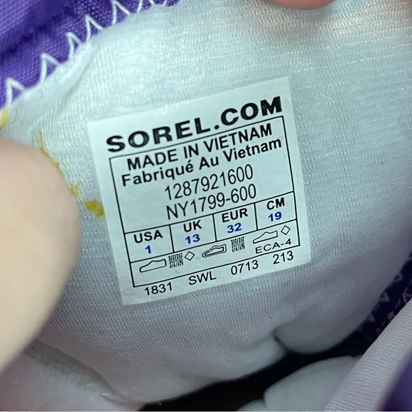 Sorel girls size 1 pink and purple snow boots