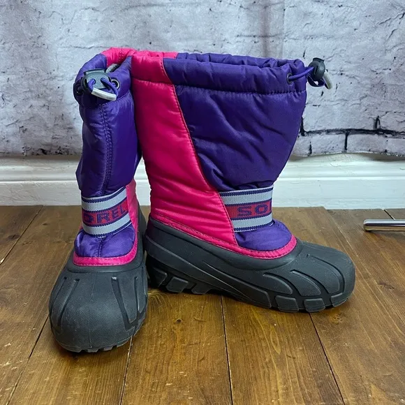Sorel girls size 1 pink and purple snow boots