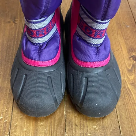 Sorel girls size 1 pink and purple snow boots