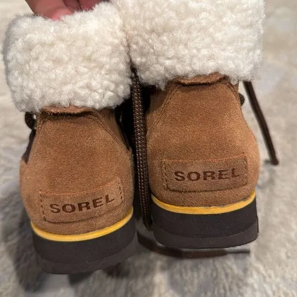 SOREL Harlow Lace Cozy Size 7.5 Brown Shearling Women’s Snow Boots MSRP $150 EUC