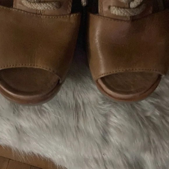 Sorel Joanie Sandals Womens 8.5 Tan Leather Lace Up Gladiator Peep Toe RARE!!!