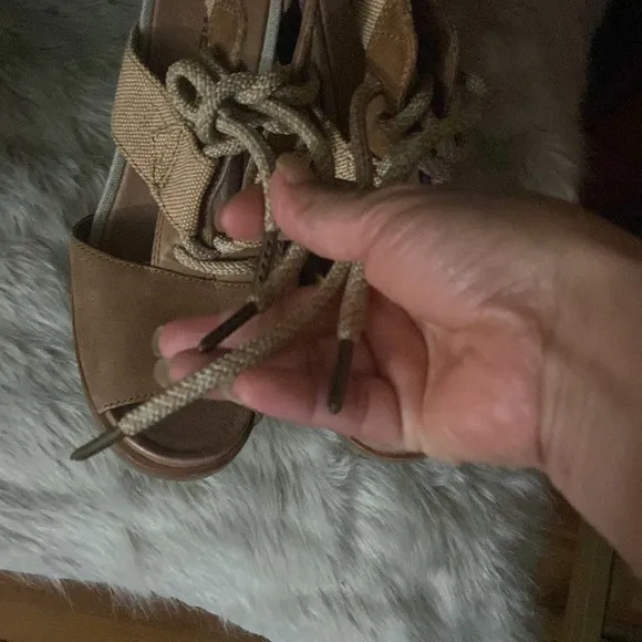 Sorel Joanie Sandals Womens 8.5 Tan Leather Lace Up Gladiator Peep Toe RARE!!!