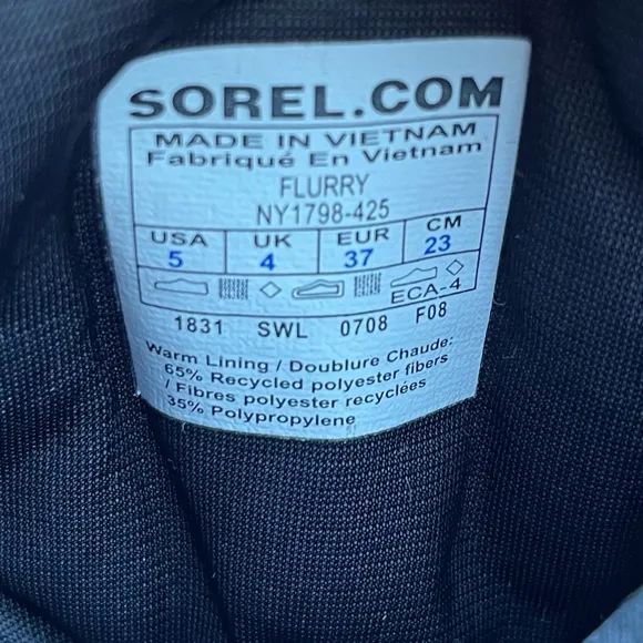 Sorel Kids Flurry Boots youth size 5 preloved winter boots big kids unisex
