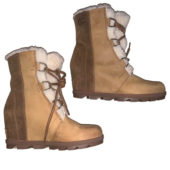 Sorel Lace Up Hidden Wedge Women’s Boots w/ shearling Light Tan Size 9