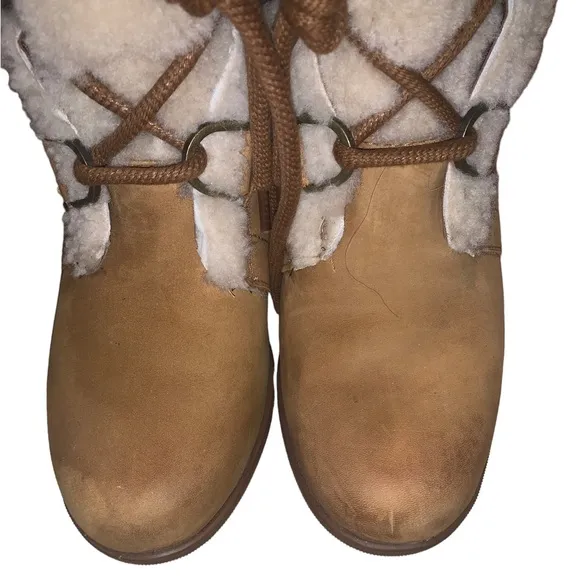 Sorel Lace Up Hidden Wedge Women’s Boots w/ shearling Light Tan Size 9