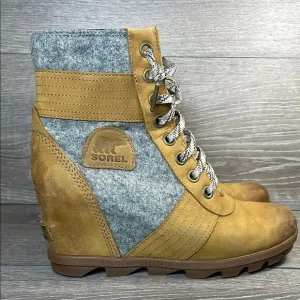 Sorel Lexie Wedge Tan Leather Gray Felt Women’s Sz 10 Lace Up Hidden Wedge Boots