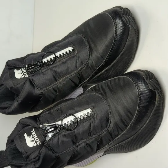 Sorel Out N About III Puffy Zip winter snow boots womans size 6 EU 37