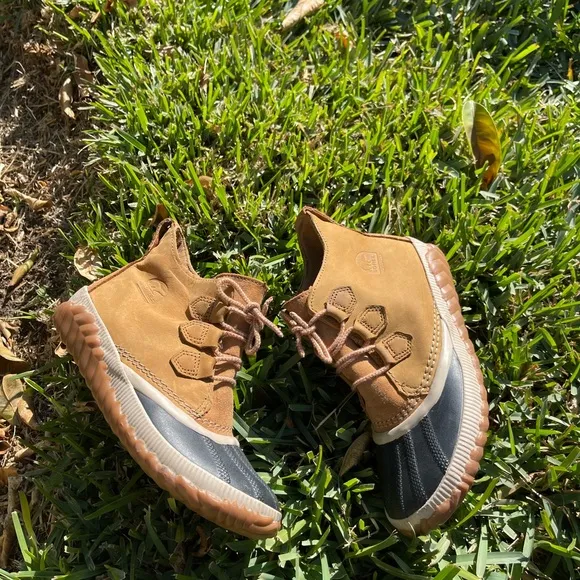 Sorel Out ‘n About winter rain/snow boots size 5 women