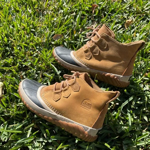 Sorel Out ‘n About winter rain/snow boots size 5 women