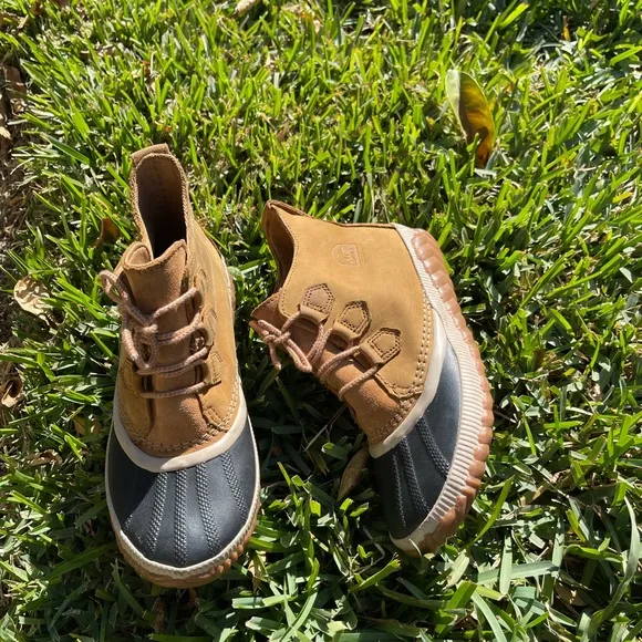 Sorel Out ‘n About winter rain/snow boots size 5 women