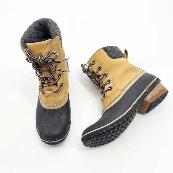 Sorel Slimpack II Leather Waterproof Lace Boots Women’s size 9 Winter Snow