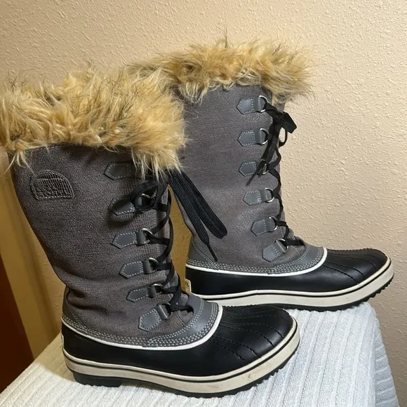 Sorel snow boots size 8.5